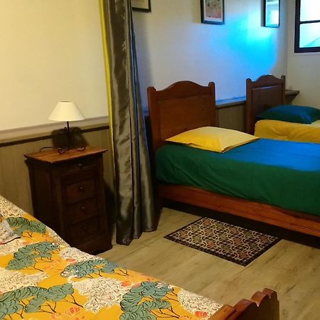 La Ferme Du Crie Bed & Breakfast Chaudeyrolles Luaran gambar