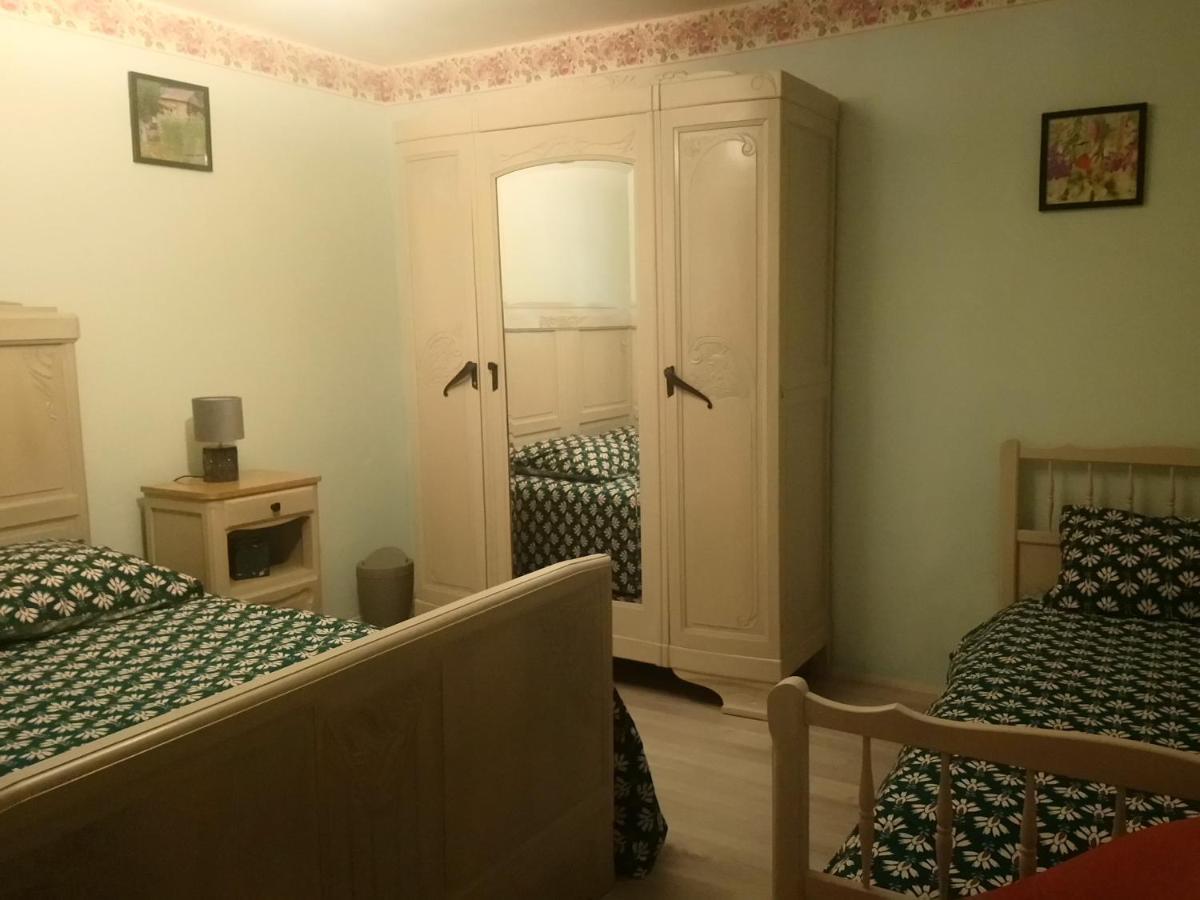 La Ferme Du Crie Bed & Breakfast Chaudeyrolles Luaran gambar