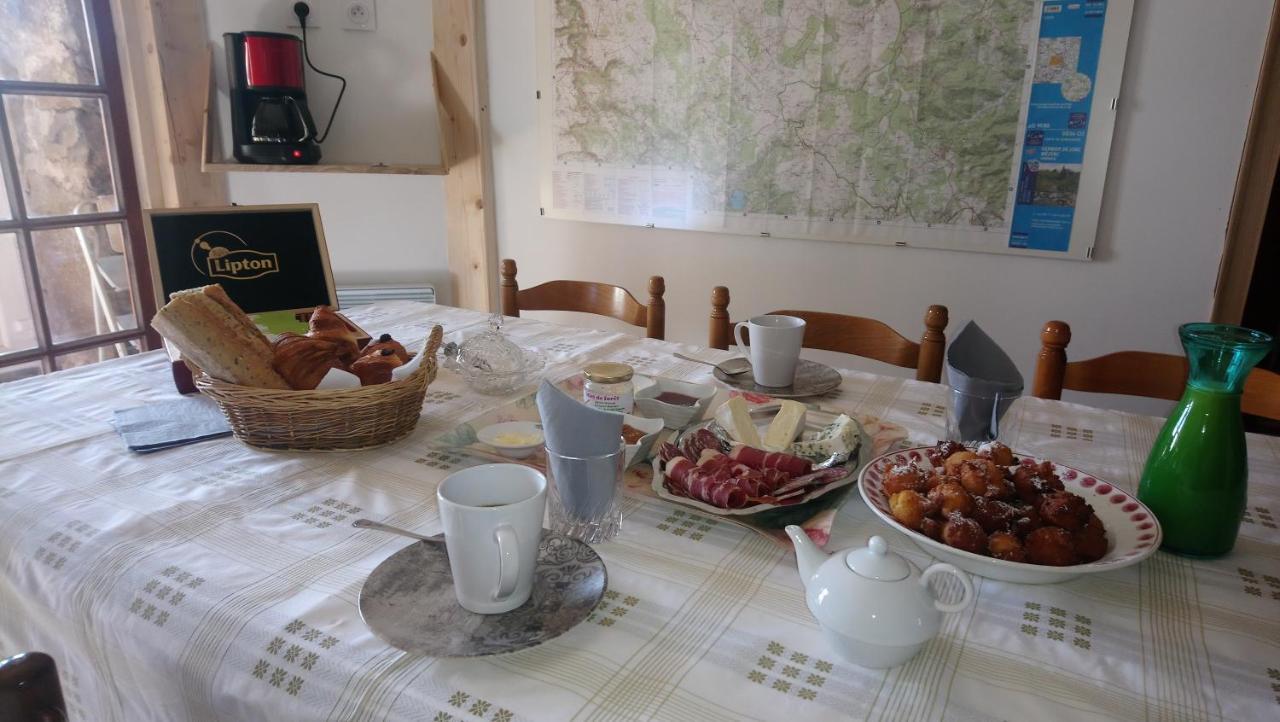 La Ferme Du Crie Bed & Breakfast Chaudeyrolles Luaran gambar